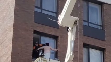 Суицид молодой женщины предотвратили спасатели Астаны