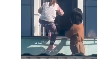 Малыши выбегали на крышу детского сада через окно в Алматинской области