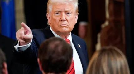 Ақ үй Қытайға 245%-ға дейін баж салығы салынуы мүмкін екенін айтып қорқытты