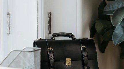 Учитель получил пожизненное за изнасилование школьницы