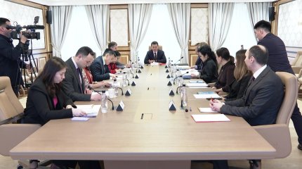 Мемлекеттік кеңесші Ерлан Қарин сарапшылармен бірге ішкі саясат мәселелері жөнінде жиын өткізді