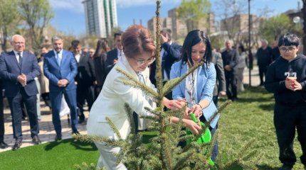 В Ереване открыли Парк имени Абая
