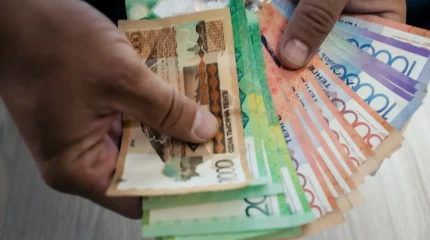 Департамент басшысы 2,5 млн теңге жалақыны кімге жазып берген