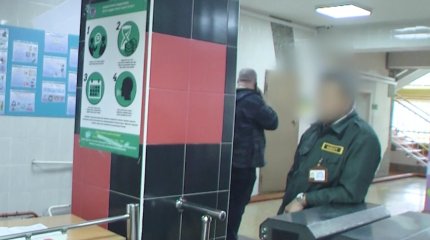 «Олардың өзіне күзетші керек»: Депутаттар егде жастағы қарауылдарға наразы