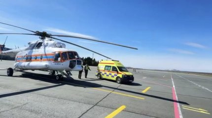 Новорожденного экстренно доставили по воздуху к медикам Усть-Каменогорска