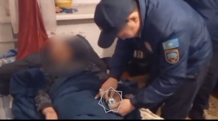 Почти 70 человек эвакуировали из горящего общежития в Усть-Каменогорске