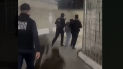 В Шымкенте блогер задержан по подозрению в вымогательстве у педагога