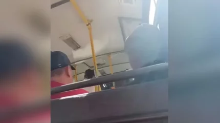 Талдықорғанда жолаушы әйелге жаман сөз айтып, желкесінен жұлқылаған жүргізуші жазаланды