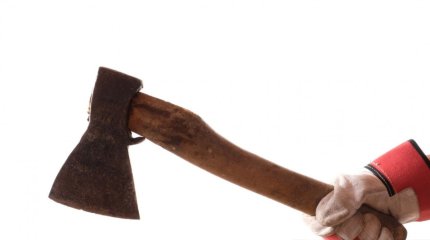 Қызылорда облысында күйеуі әйелінің қолын балталап тастады