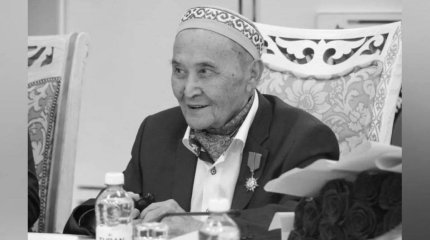 Смерть писателя Акима Тарази: Токаев выразил соболезнования семье