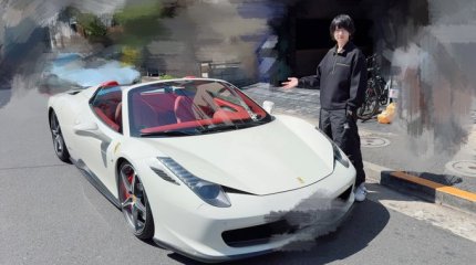 Копил 10 лет - сгорел за час: в Японии мужчина лишился новенькой Ferrari сразу после покупки