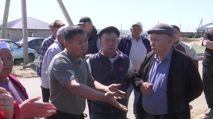 Жителей пригорода Актобе возмутило строительство автосервиса на месте обещанного чиновниками детского сада