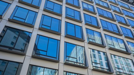 Акимат призвал астанчан закрывать окна по ночам