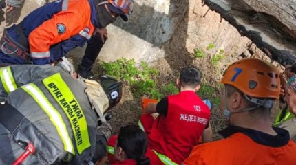 Строительная балка упала на мужчину в Уральске