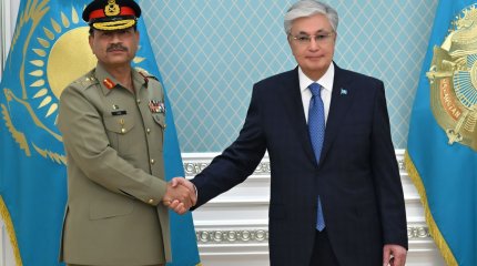 Токаев принял главнокомандующего сухопутными войсками Вооруженных сил Пакистана