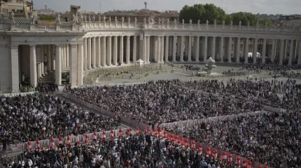 Публичное прощание с папой Франциском началось в Ватикане