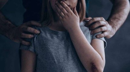 В Кыргызстане отчима обвиняют в сексуальном насилии над  падчерицей: мать бездействовала