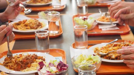 Столовые более 70 объектов образования проверят в Мангистауской области