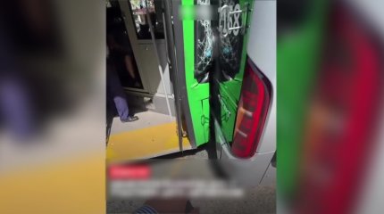 Алматыда автобус троллейбусқа соғылып, оннан астам адам зардап шекті