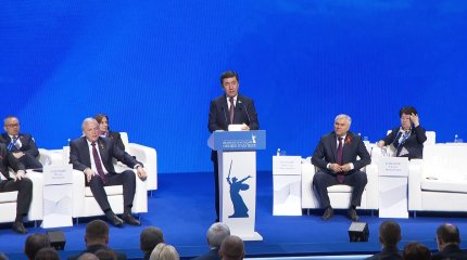 Ерлан Кошанов выступил на Международном форуме в Волгограде, посвященном 80-летию Победы