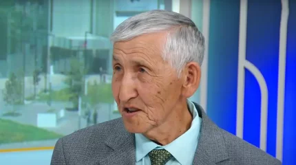 «Балаларға кемі 4-5 ай би үйретемін»: Қоянды ауылындағы биші ата желінің жұлдызына айналды