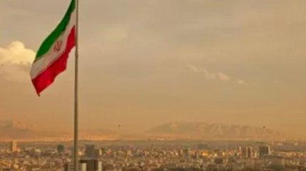 Иран әскерін жауынгерлік сапқа тұрғызды