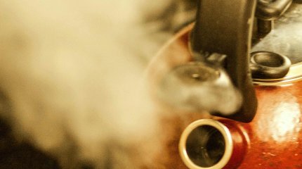 6-месячный ребенок опрокинул на себя электрочайник с кипятком в Астане.