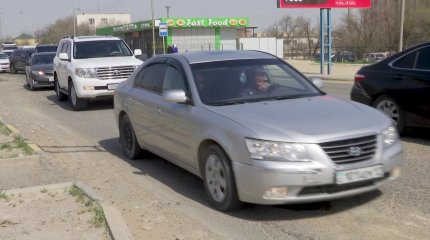 «Аким просто закрыл глаза» - жители Актау о состоянии дорог