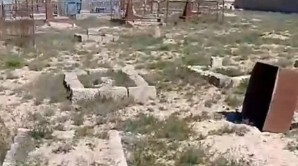 Разгром и поджоги: вандалы разрушают новое кладбище в Актау