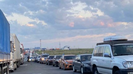 Электронную очередь вводят на границе Казахстана и России