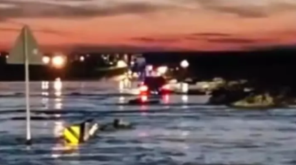 Машину с пассажирами унесло потоком воды в Акмолинской области