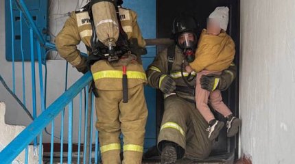 14 человек эвакуировали из горящей многоэтажки в Аркалыке