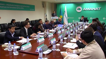 "Елімізде 1 млн-ға жуық жас жұмыссыз жүр", - Н. Сәрсенғалиев