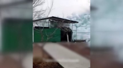 Огромные глыбы льда едва не разрушили набережную Балхаша