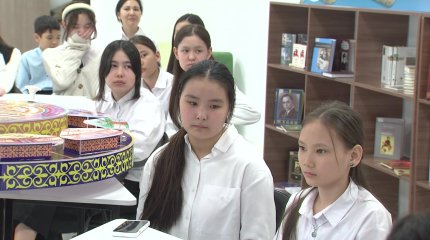 В столичной библиотеке провели урок мужества для школьников в преддверии дня ВОВ