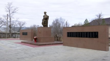 Партия «AMANAT» восстановила обелиск славы к юбилею Победы в Павлодарской области