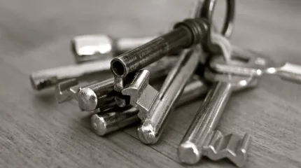 Жезқазғанда кішкентай екі бала үйде қамалып қалды