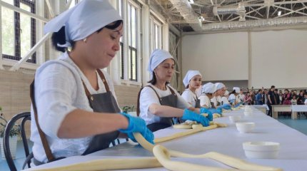 Алматинцы побили рекорд по приготовлению лагмана