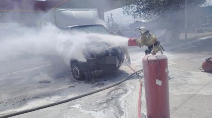 Грузовик загорелся вблизи АГЗС в Алматинской области