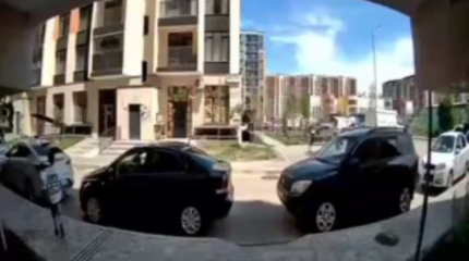 В Алматы водитель сбил 7-летнего ребёнка во дворе ЖК Alem City 3