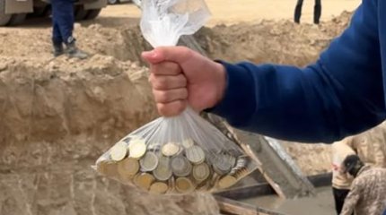 Школьница пожертвовала деньги из копилки ради строительства мечети в Актау