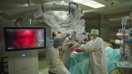 Астаналық дәрігерлер 3 айлық cәбидің миындағы ісікті алып тастады