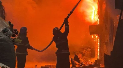 Астанада ірі қоймадағы өрт сөндірілді