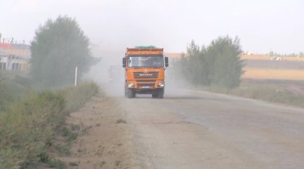"Испорченные дороги и угроза бизнесу": Власти и предприниматели ищут компромисс по запрету грузовых самосвалов