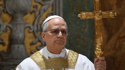 Жаңа Рим Папасы таққа отырды