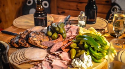 Китайским чиновникам запретили деликатесы, алкоголь и сигареты на работе