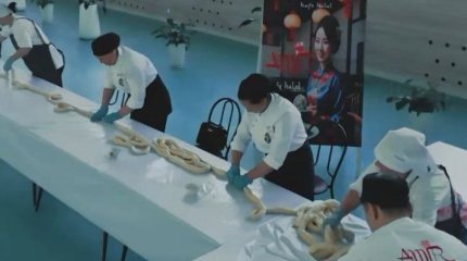 Алматыда ең ұзын лағман дайындалып, Қазақстан рекордтар кітабына енді