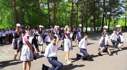 "Мектеп бітіруге бір балаға 400 мың теңге ақша кетеді", - тұрғын