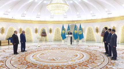 Президент мемлекеттік наградалар табыстады