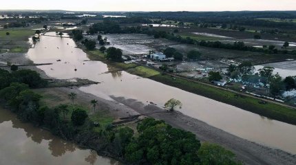 Почти 800 зданий были полностью разрушены наводнениями в Австралии
